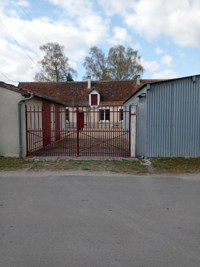 Gîte de la clavette Gièvres Extérieur photo